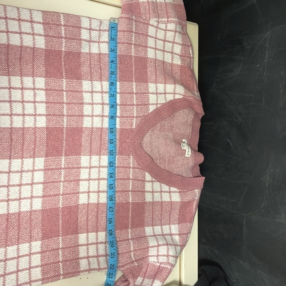 Aeropostale- vneck pink and white plaid sweater - Picture 5 of 6